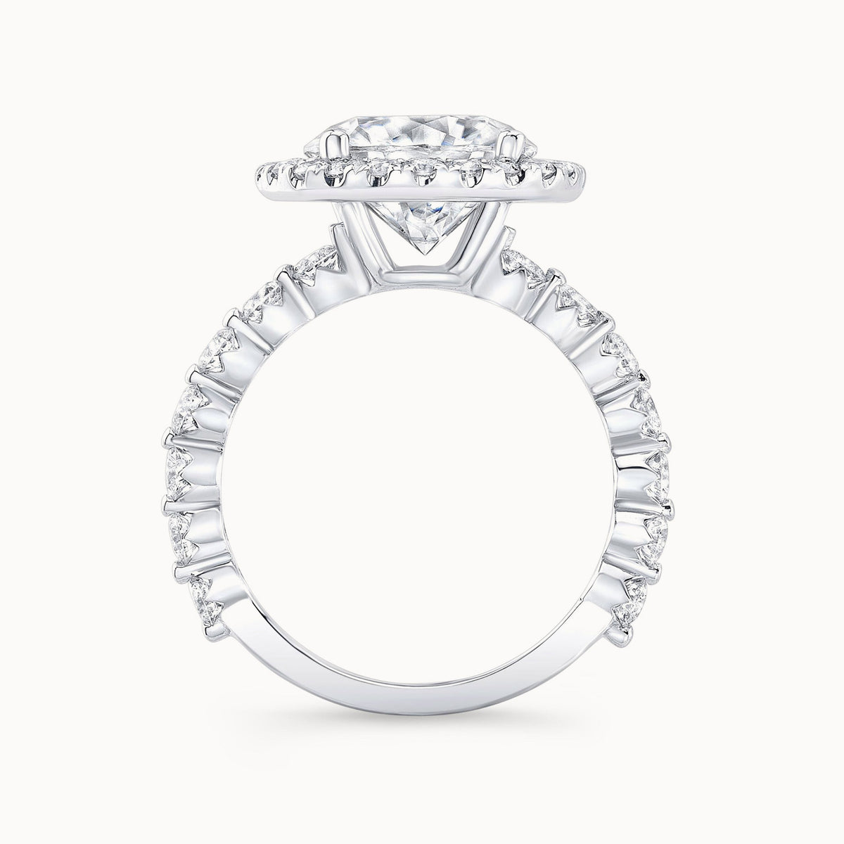 The Stellaire Round Lab Grown Diamond Ring