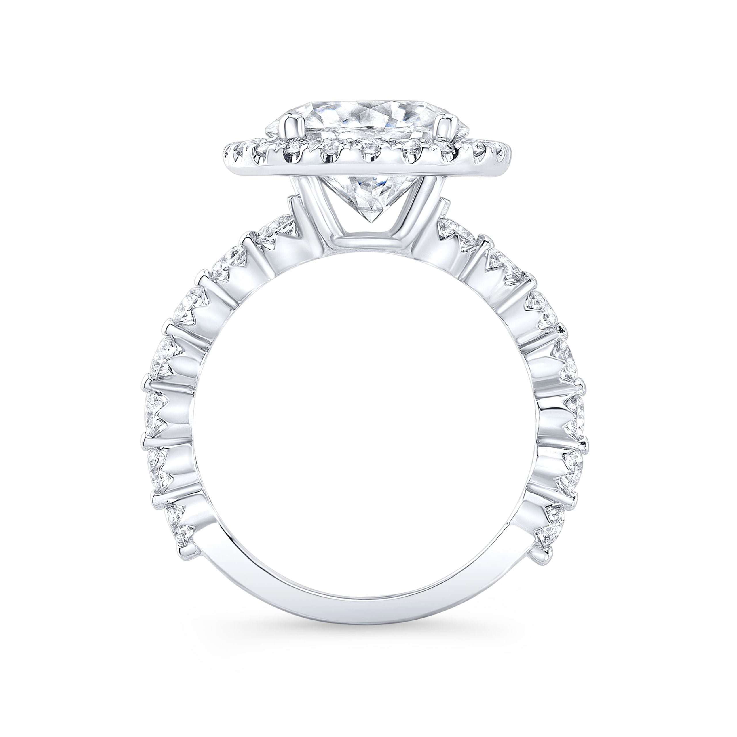 The Stellaire Round Lab Grown Diamond Ring